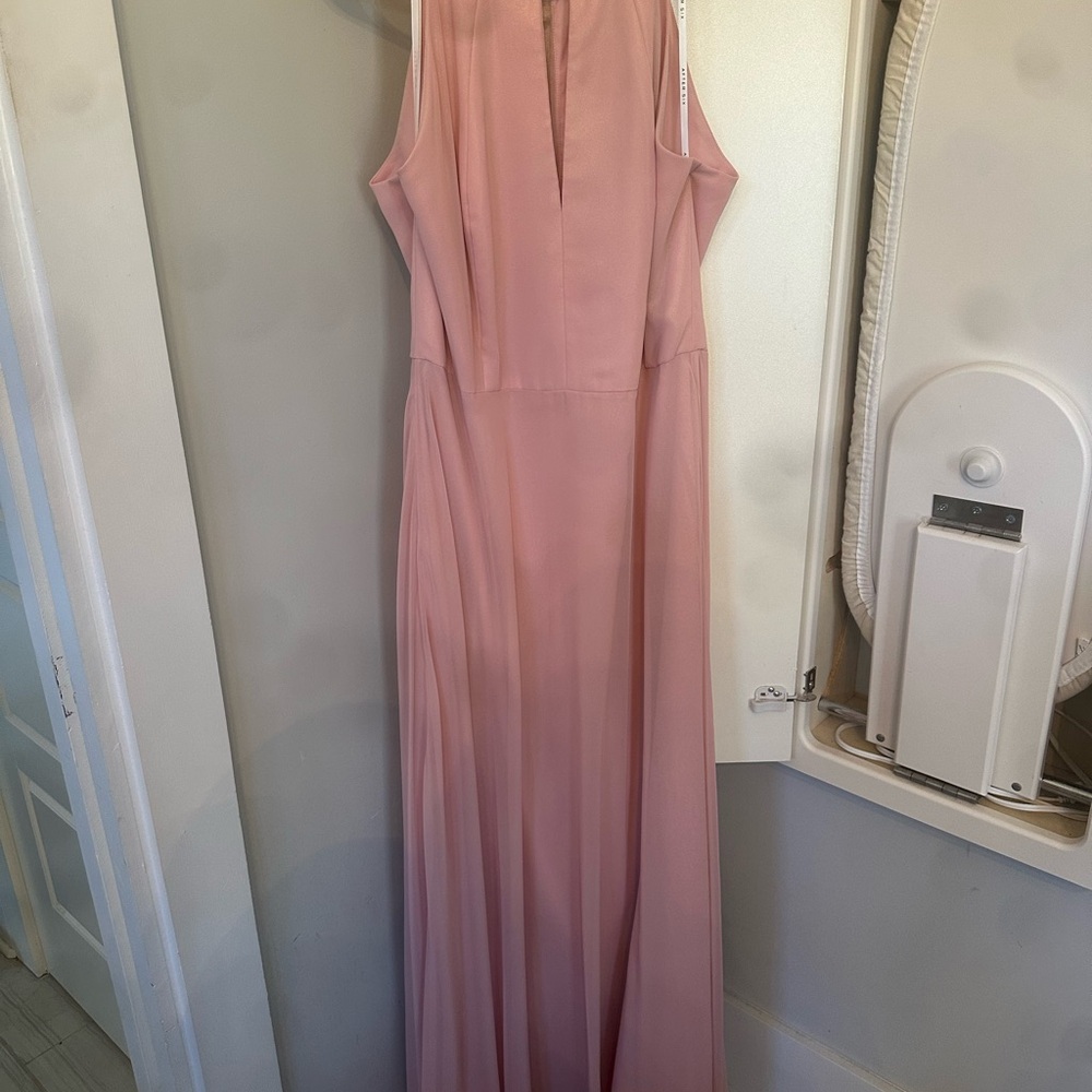 Elegant Pink Sleeveless Gown